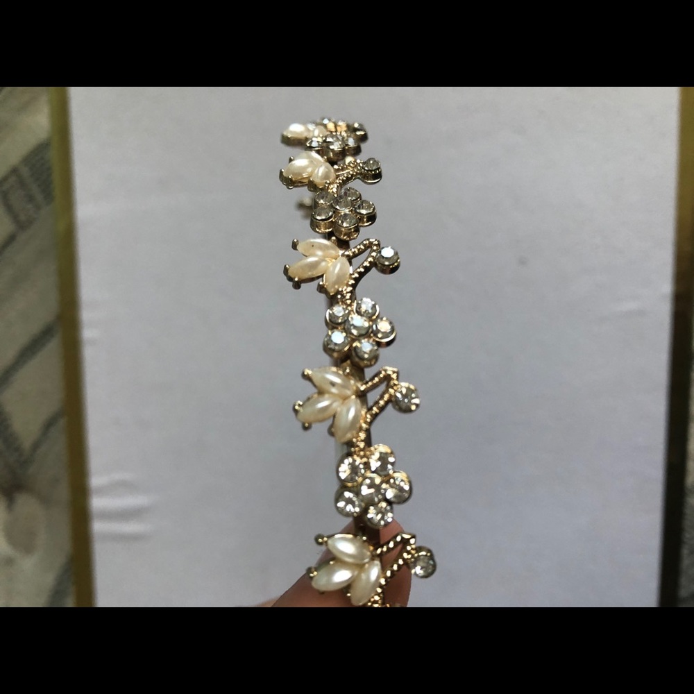 METAL FLOWER HEADBAND